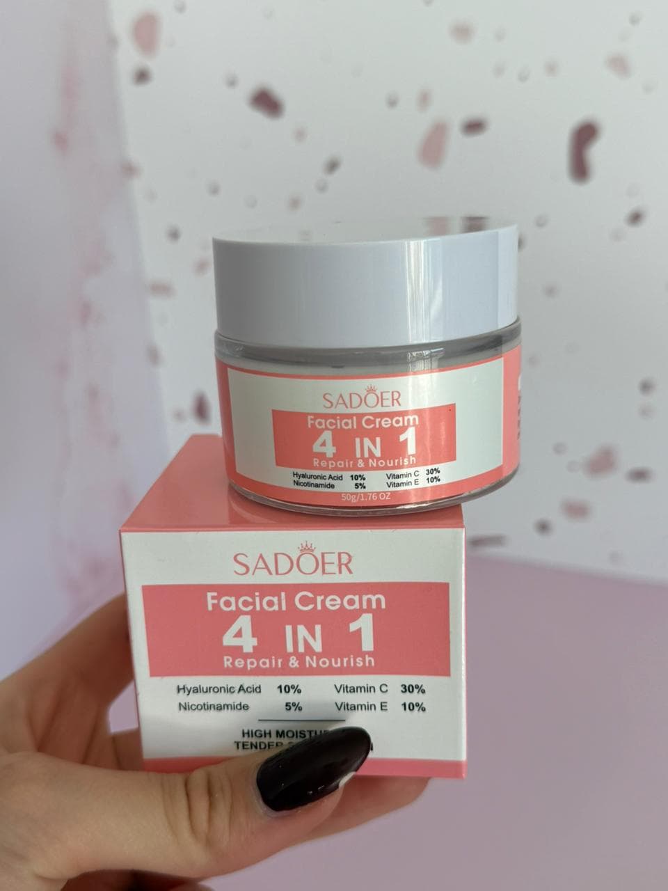 Crema facial 4 en 1