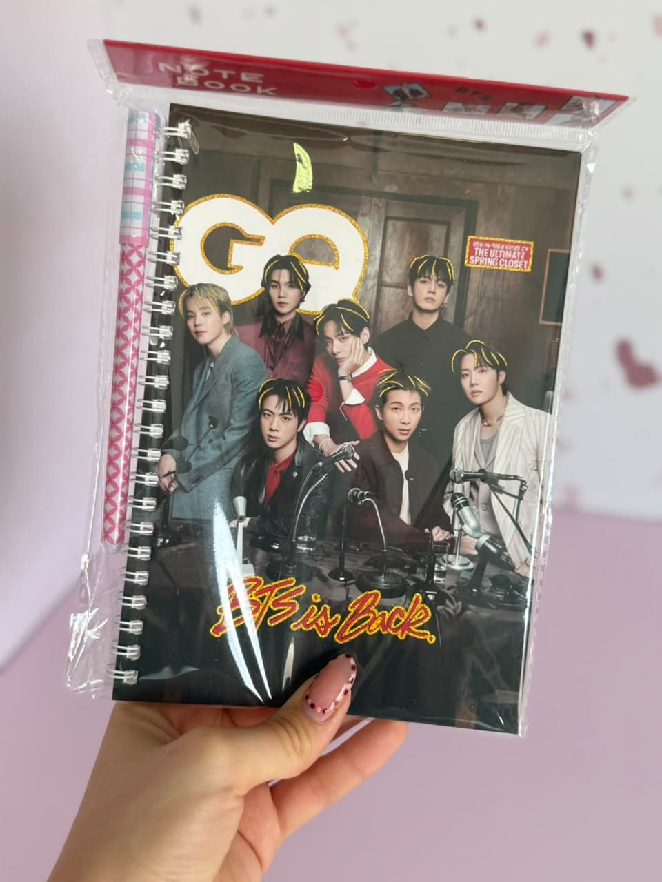 Cuaderno anillado BTS con birome