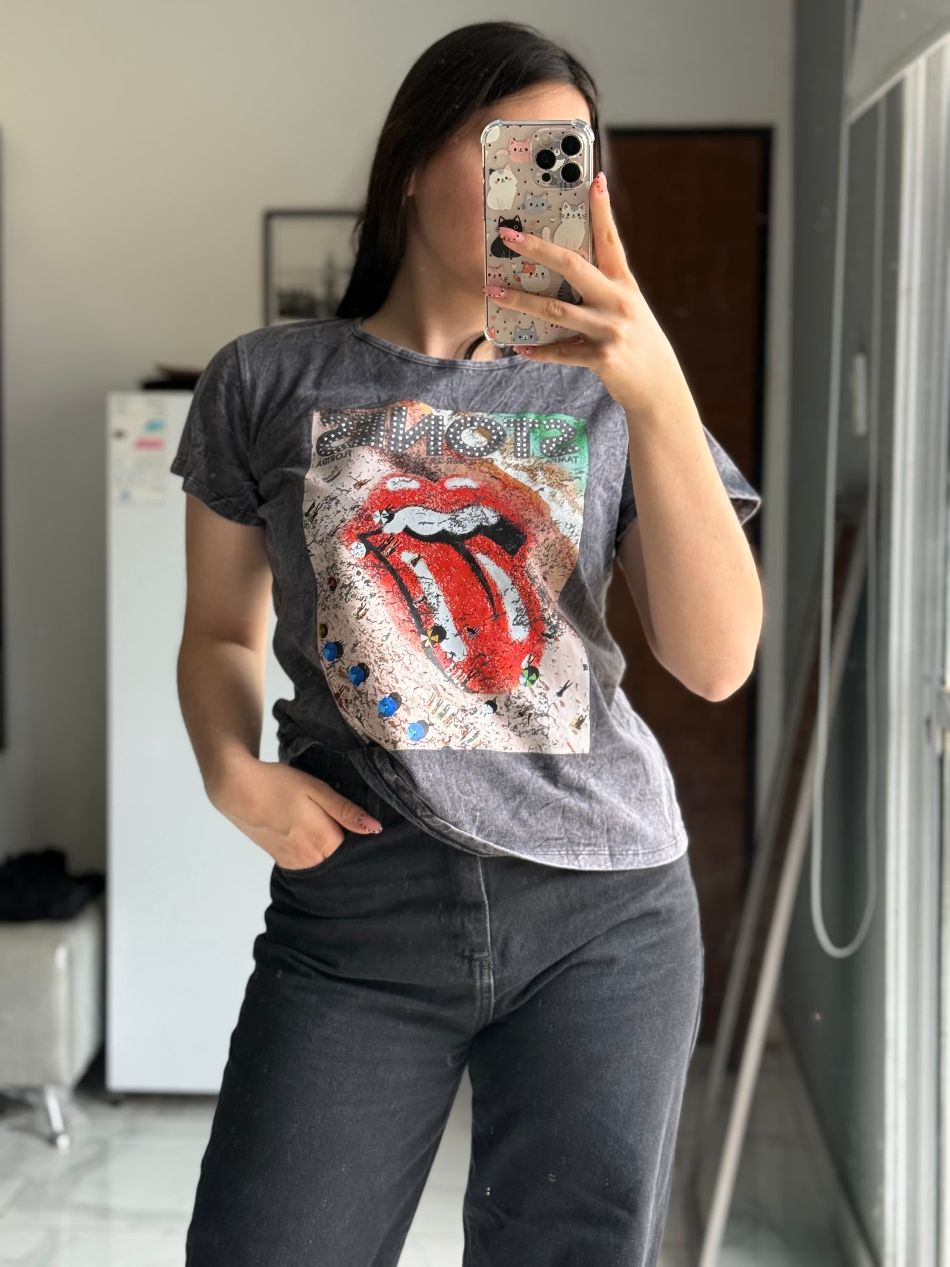 Remera stones